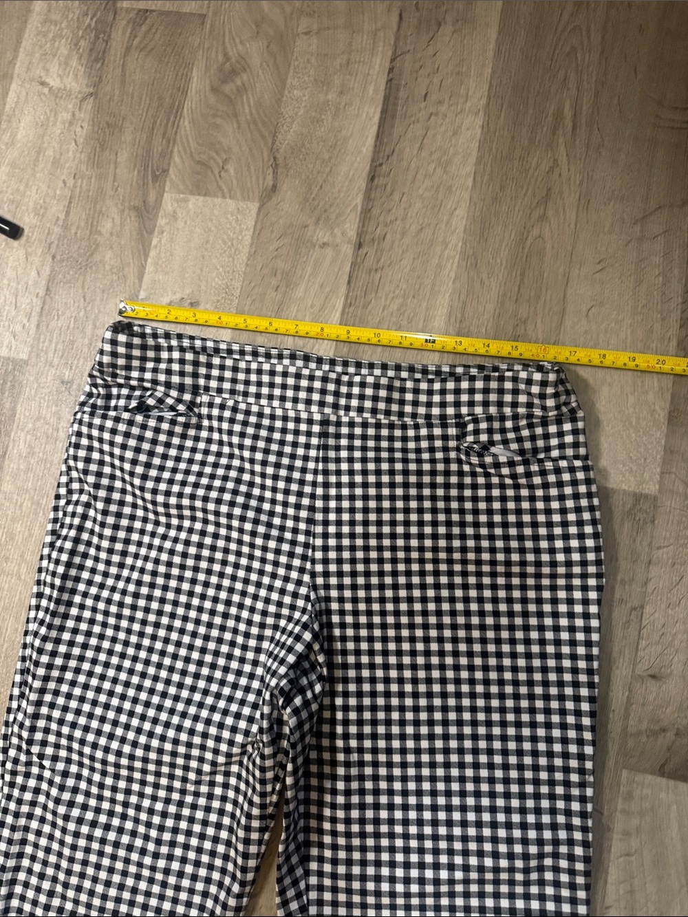 Time and Tru Bundle. Ladies BlackCapri Pants and Black-&-White Gingham Capri Set - Picture 4 of 9